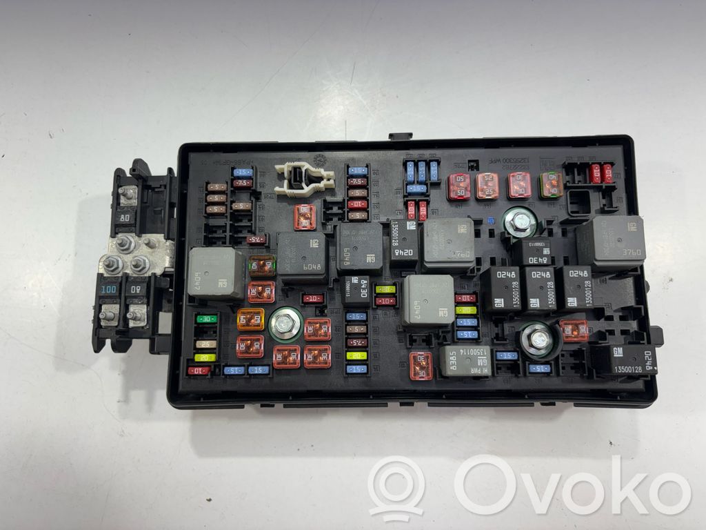 Opel Insignia A Fuse module 