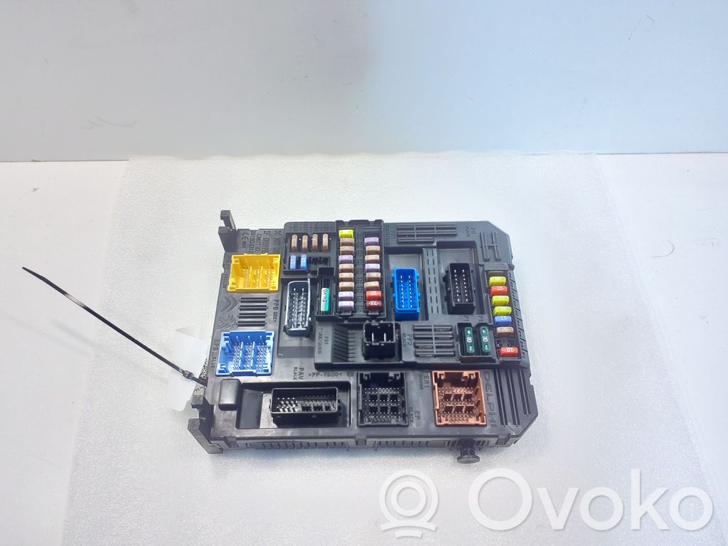 Citroen C3 Fuse module 