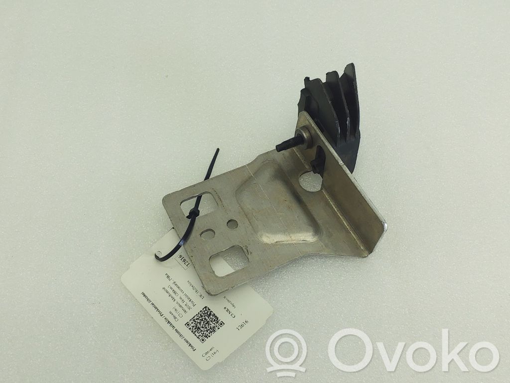 Citroen C3 Front bumper mounting bracket 