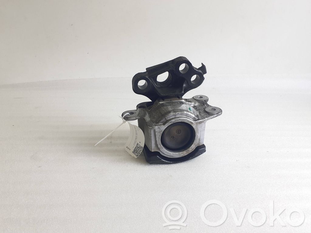 Land Rover Evoque II Engine mount bracket 