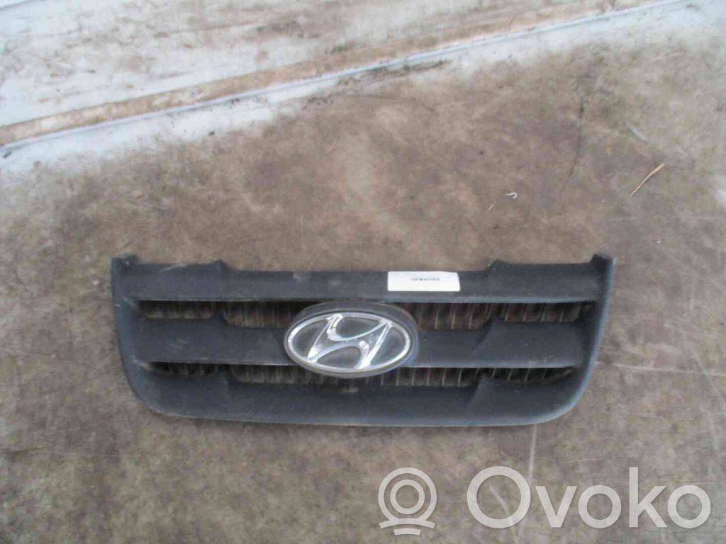 Hyundai Matrix Etupuskurin ylempi jäähdytinsäleikkö 