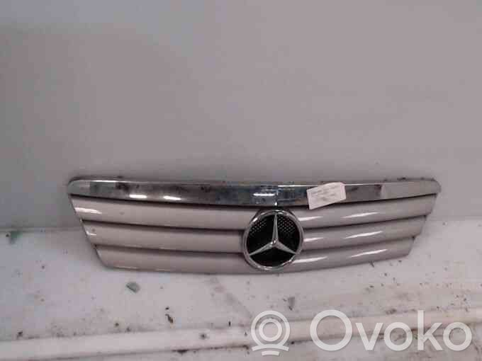 Mercedes-Benz A W168 Griglia superiore del radiatore paraurti anteriore