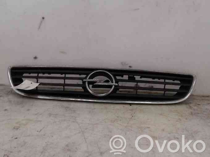 Opel Zafira A Griglia superiore del radiatore paraurti anteriore 
