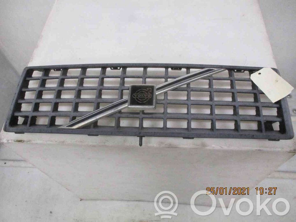 Volvo 440 Maskownica / Grill / Atrapa górna chłodnicy 