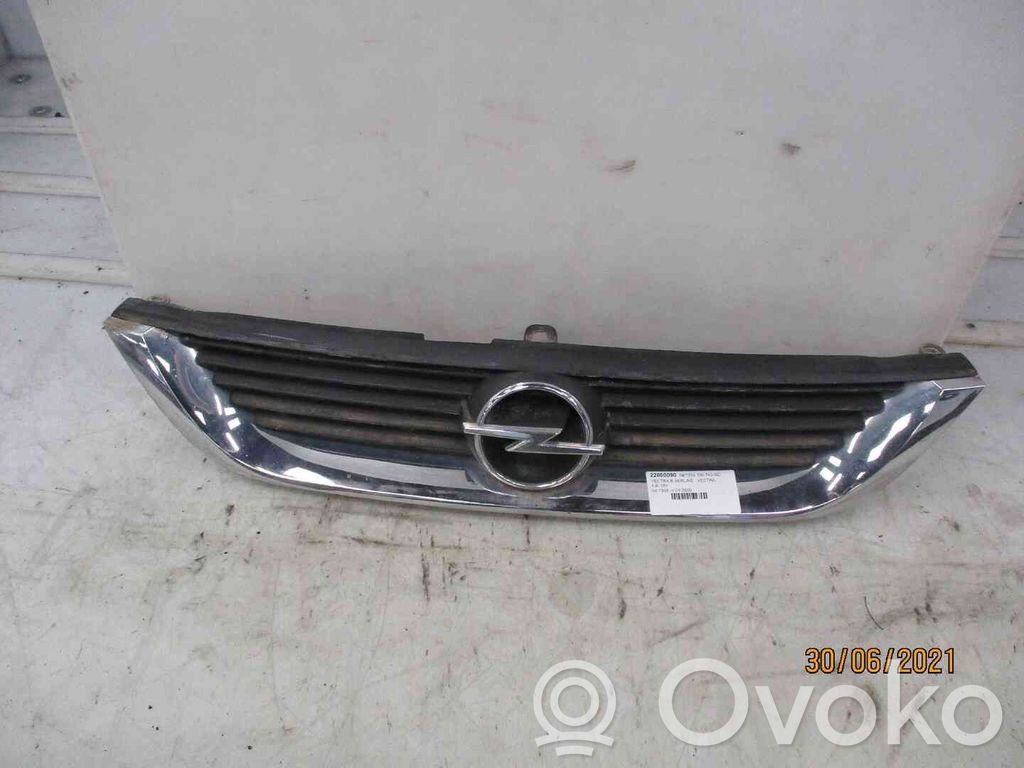 Opel Vectra B Griglia superiore del radiatore paraurti anteriore 