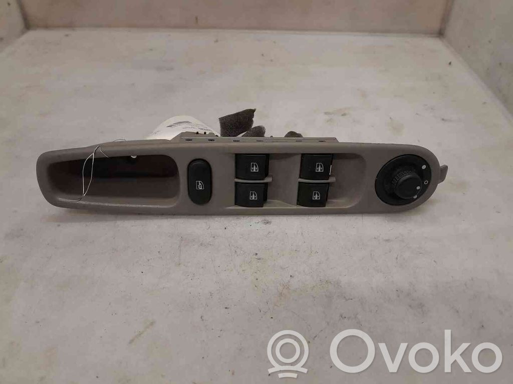 Comutator comandă geamuri electrice   254008973R,22202202,2545605,VDMS4