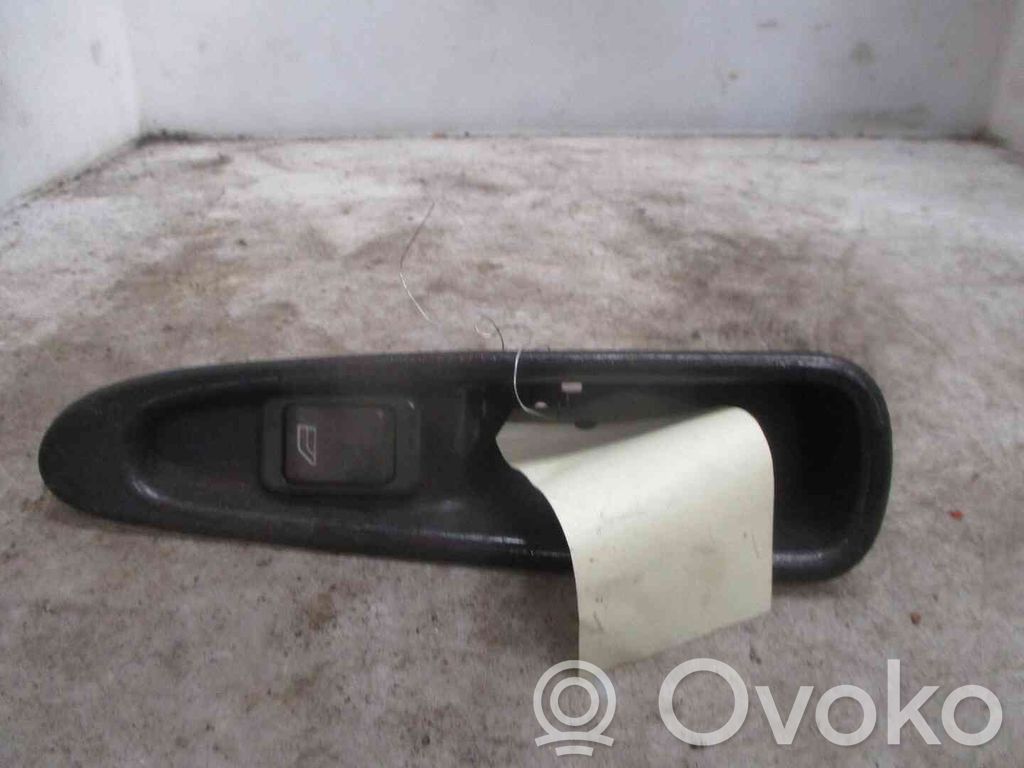 Volvo S40, V40 Elektrinių langų jungtukas 