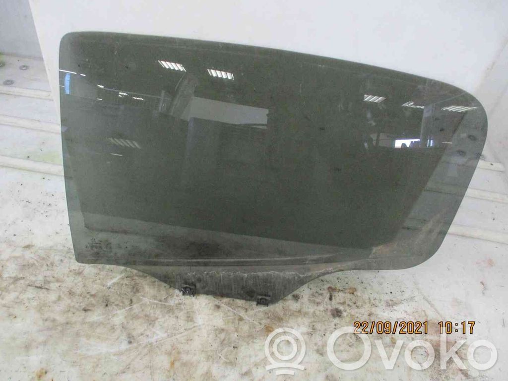 Luna de la puerta trasera   9203JZ,22100275,2532936,VDMS4