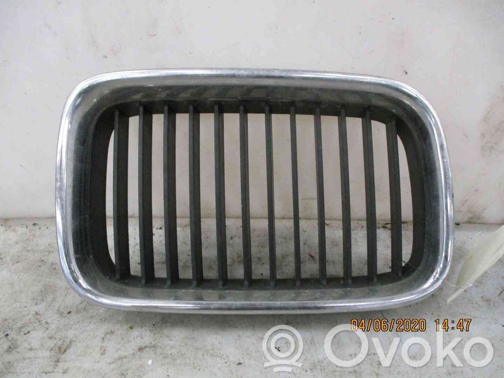 BMW 3 E36 Grilă inferioară bară față 