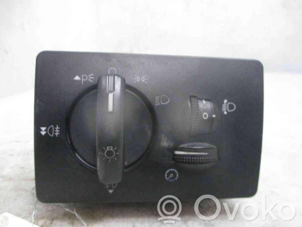 Ford Focus Light switch 