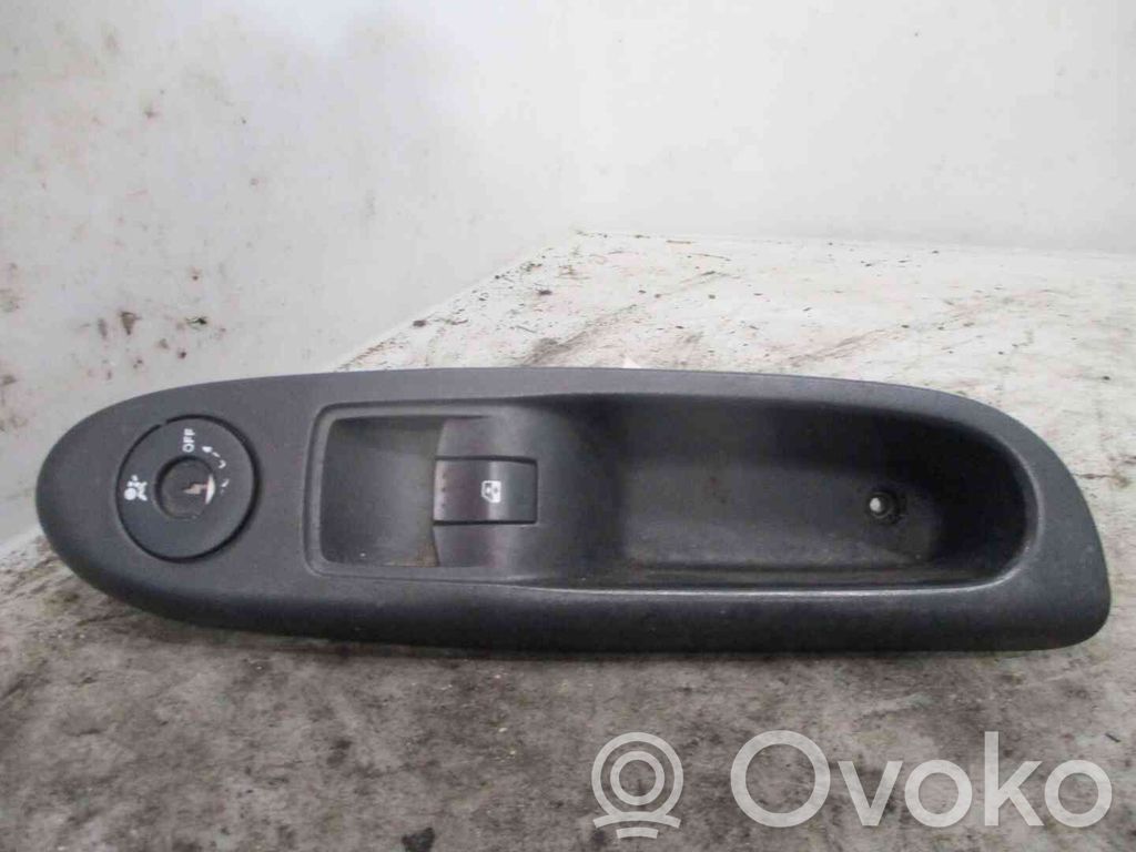 Comutator comandă geamuri electrice   8200060046,21904346,2525501,VDMS4