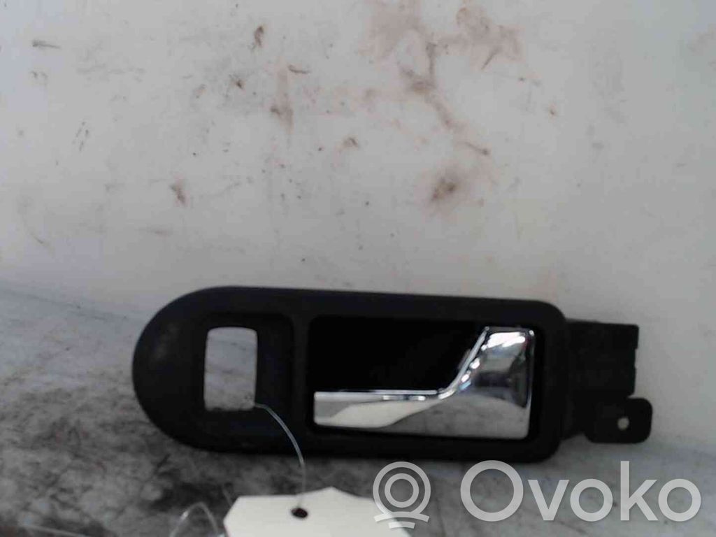 Volkswagen Golf IV Poignée inférieure de porte avant