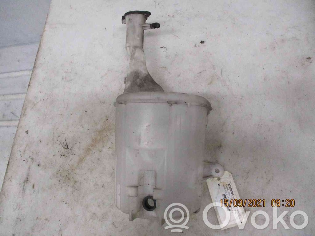 Toyota Yaris Zbiornik płynu do spryskiwaczy szyby przedniej / czołowej
