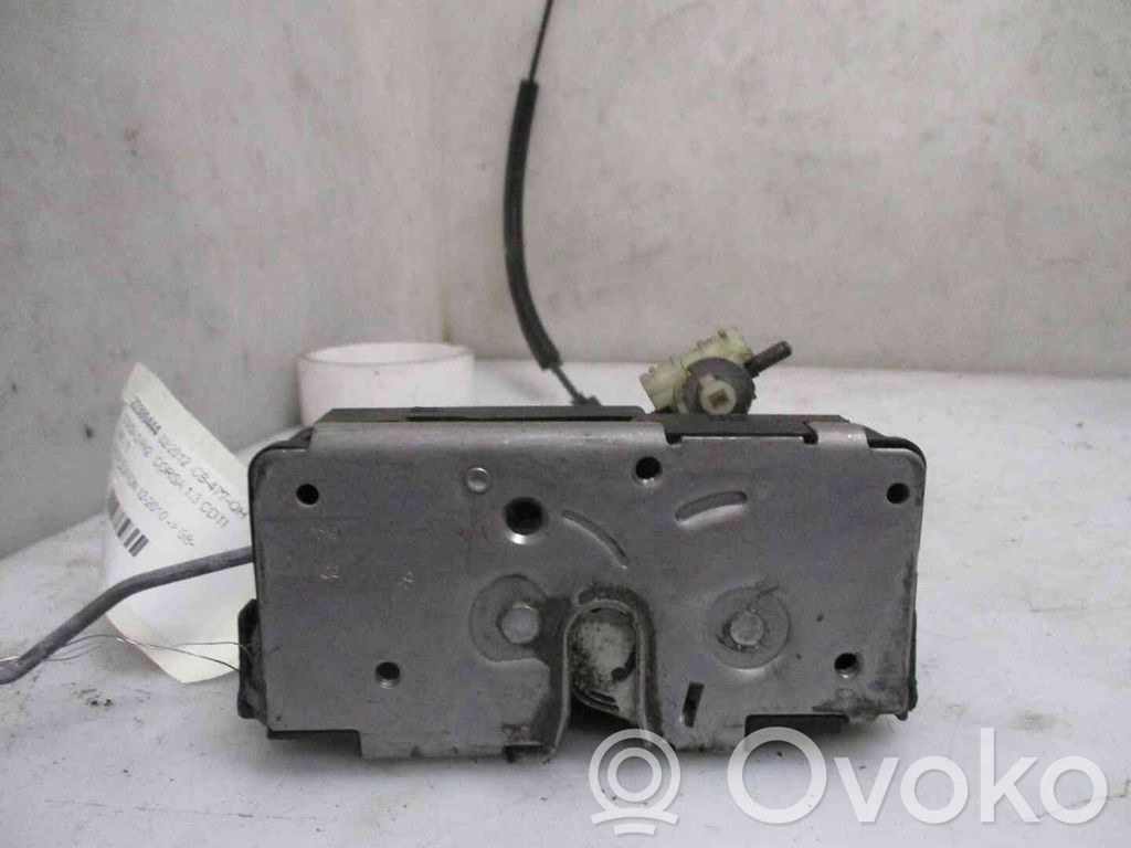 Opel Corsa D Zamek drzwi przednich 