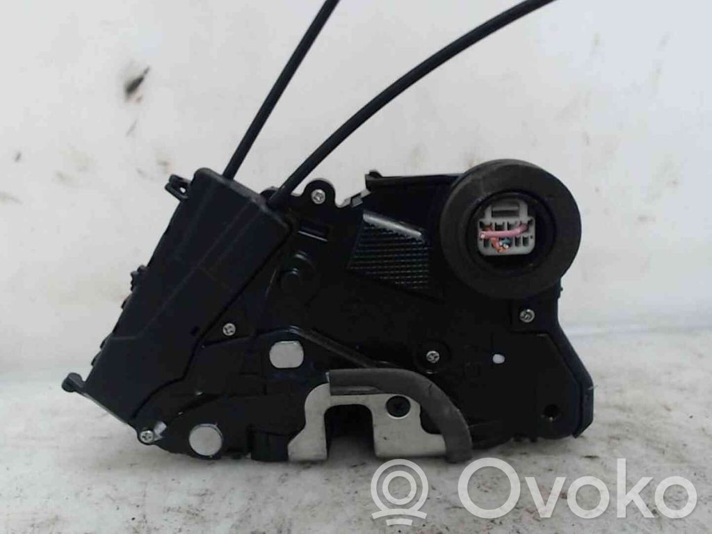 Toyota Yaris Zamek drzwi przednich 