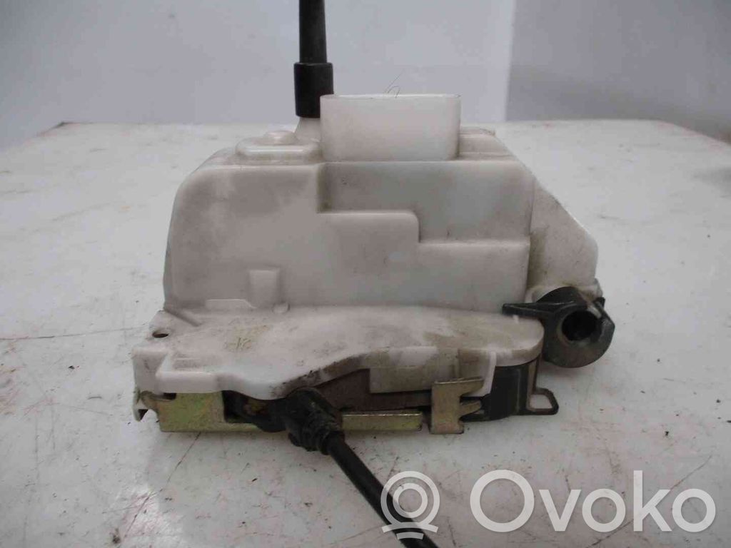 Citroen C2 Priekšpusē slēdzene 
