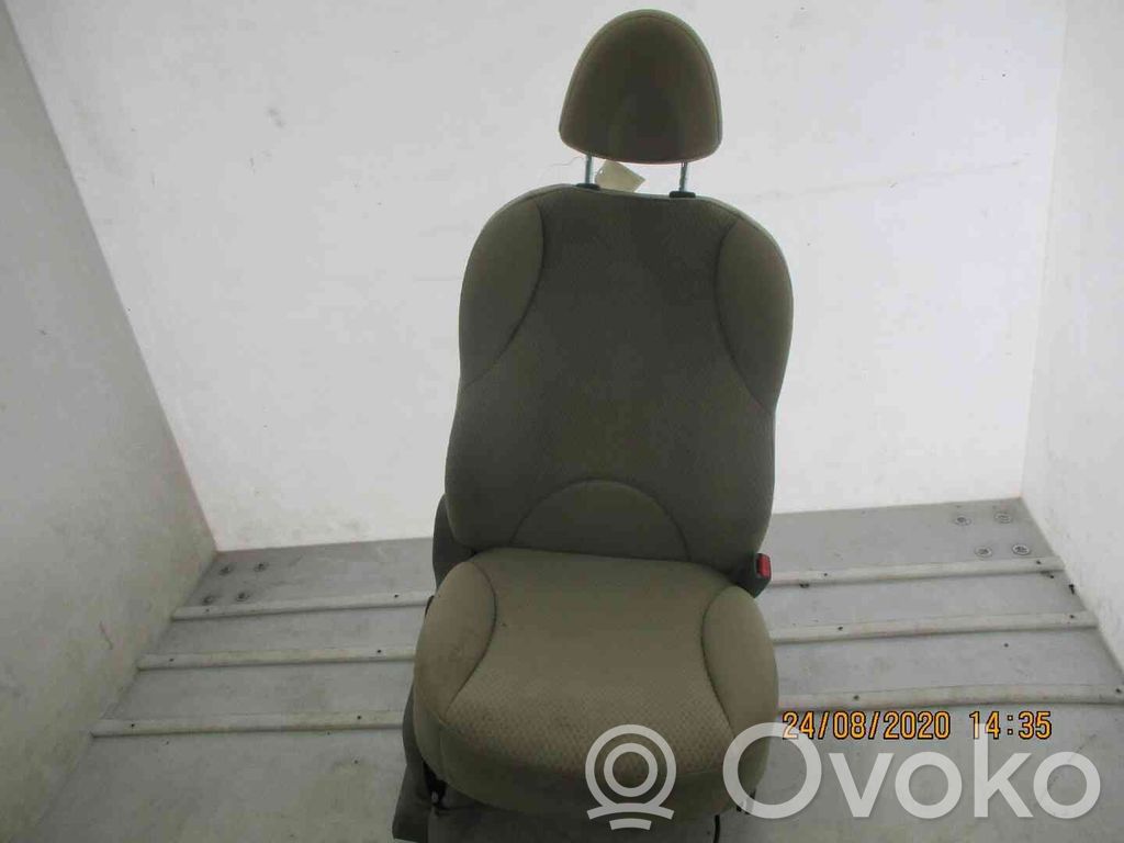 Etumatkustajan istuin   876019U10B,22000038,2525666,VDMS4