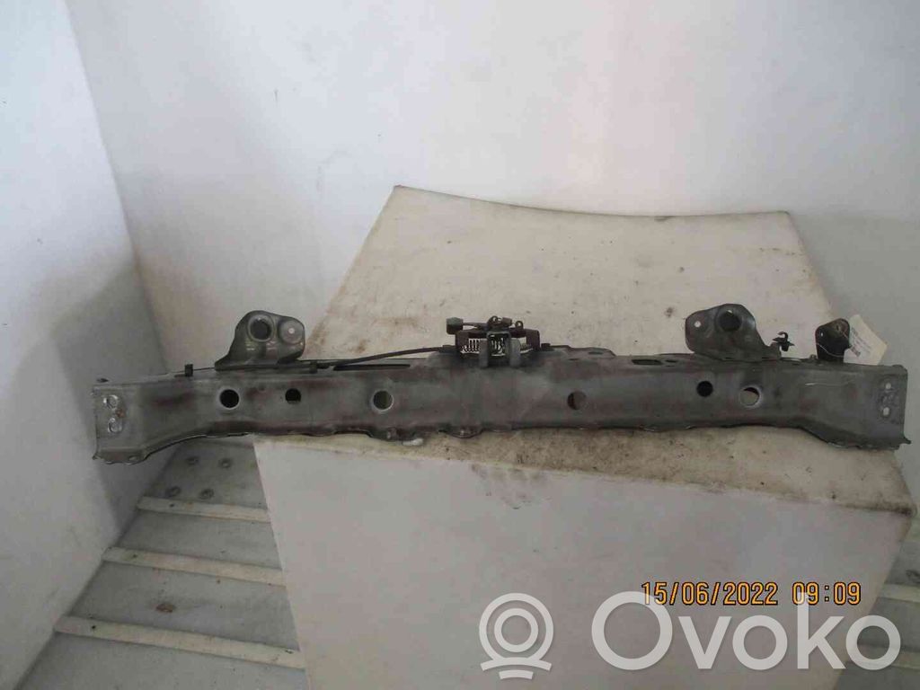 Toyota Yaris Staffa del pannello di supporto del radiatore parte superiore