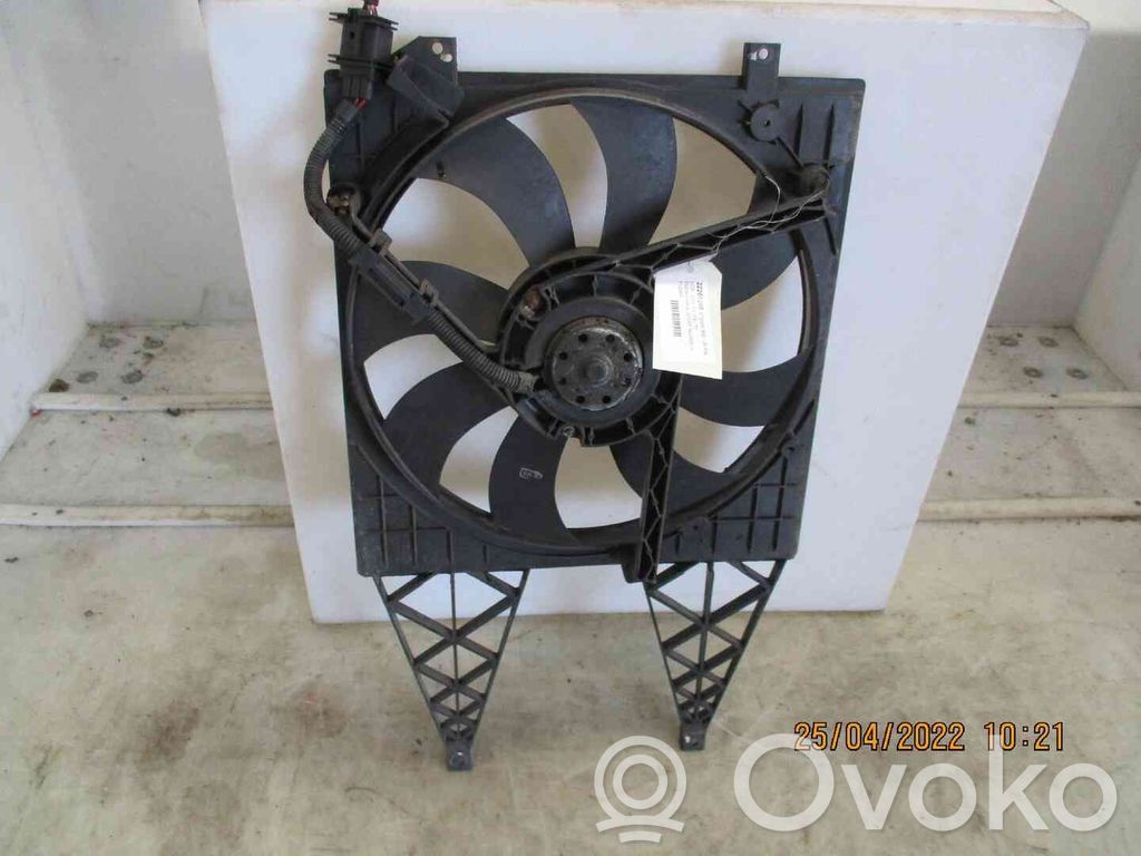 Volkswagen Fox Elektryczny wentylator chłodnicy 