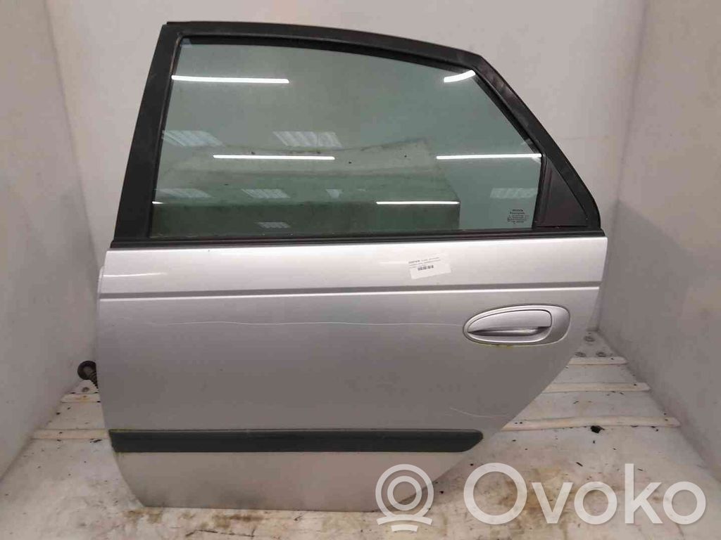 Toyota Harrier I XU10 Puerta trasera