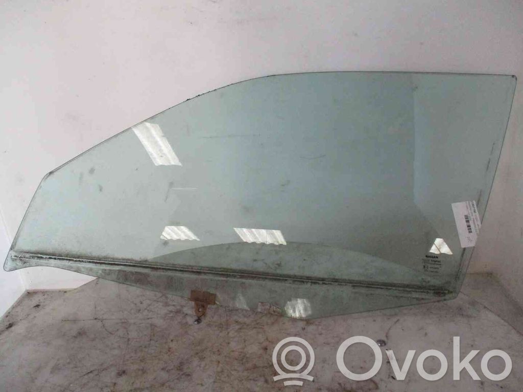 Nissan Primera Vetro del finestrino della portiera anteriore - quattro porte 