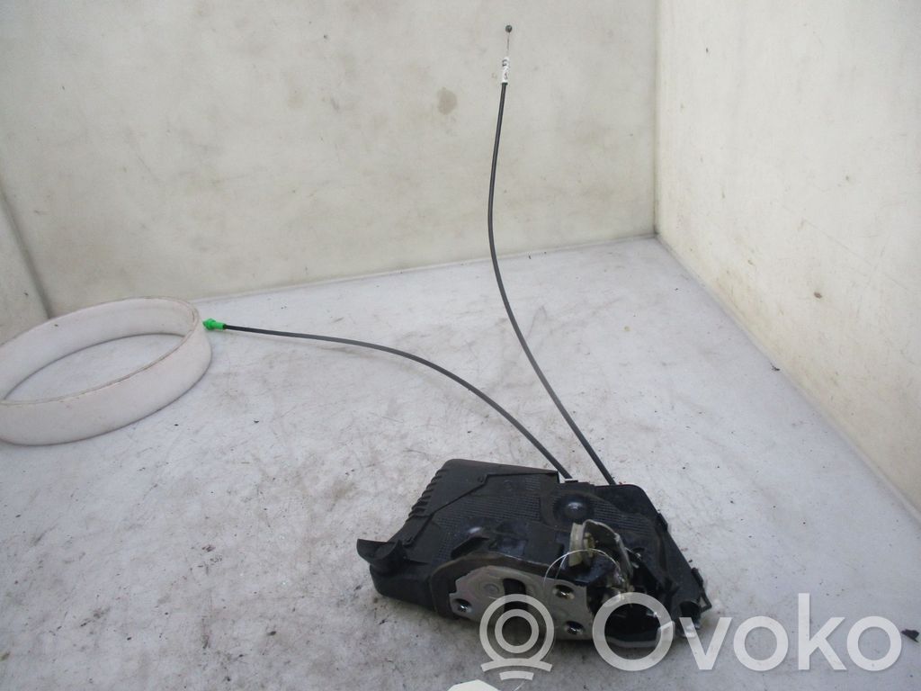 Toyota Yaris Zamek drzwi przednich 