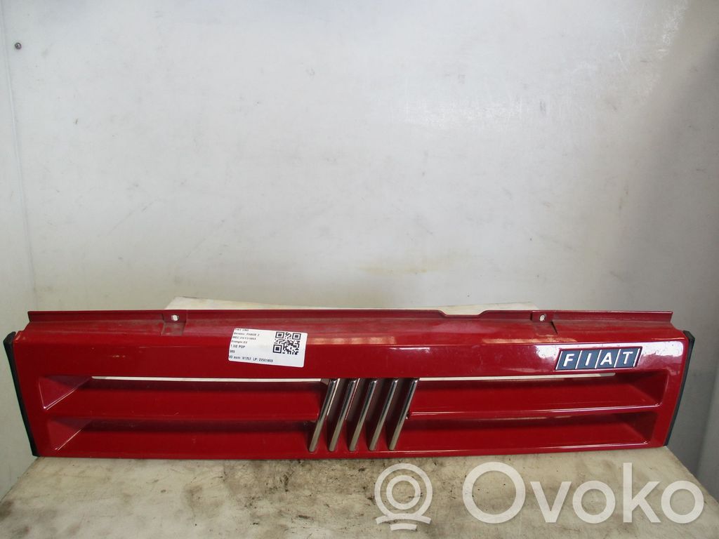 Fiat Uno Augšējais režģis 