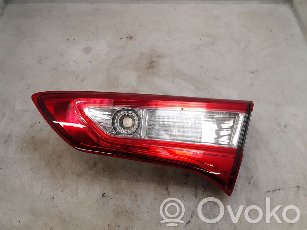 Toyota Yaris Lampă spate în capacul portbagajului 