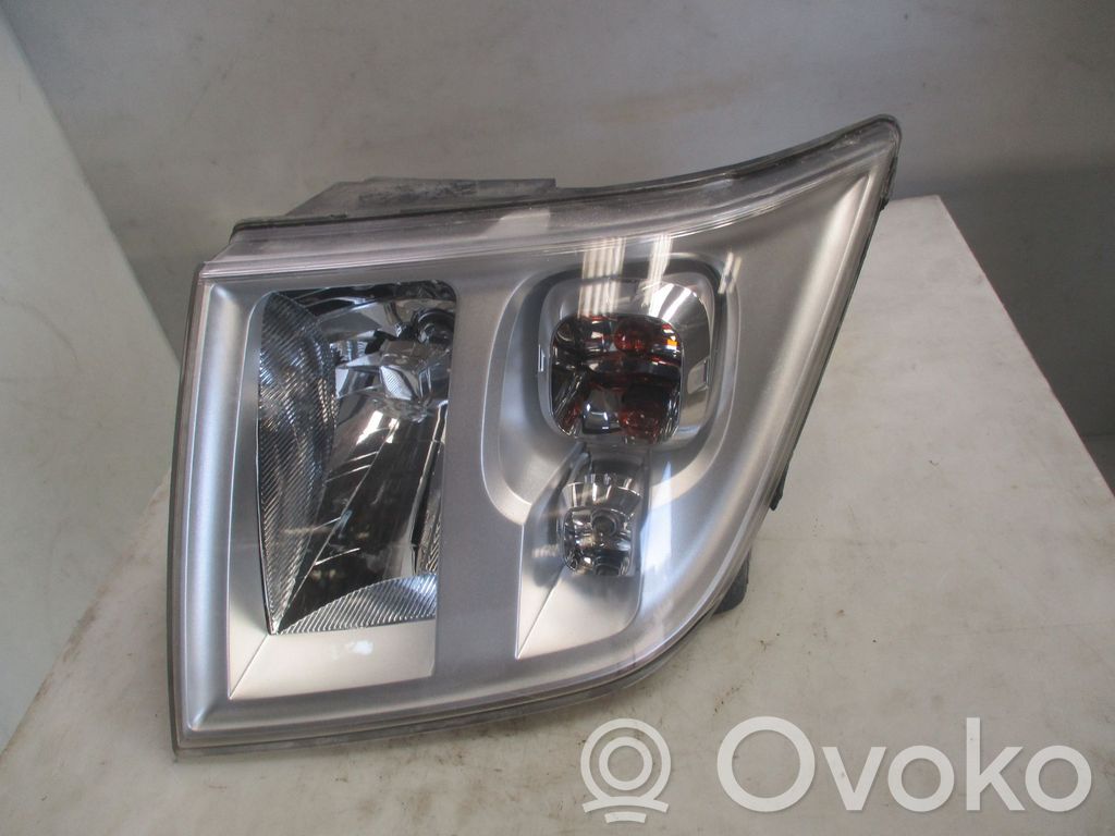 Headlight/headlamp   1684408,22600979,29839281,VDMS4