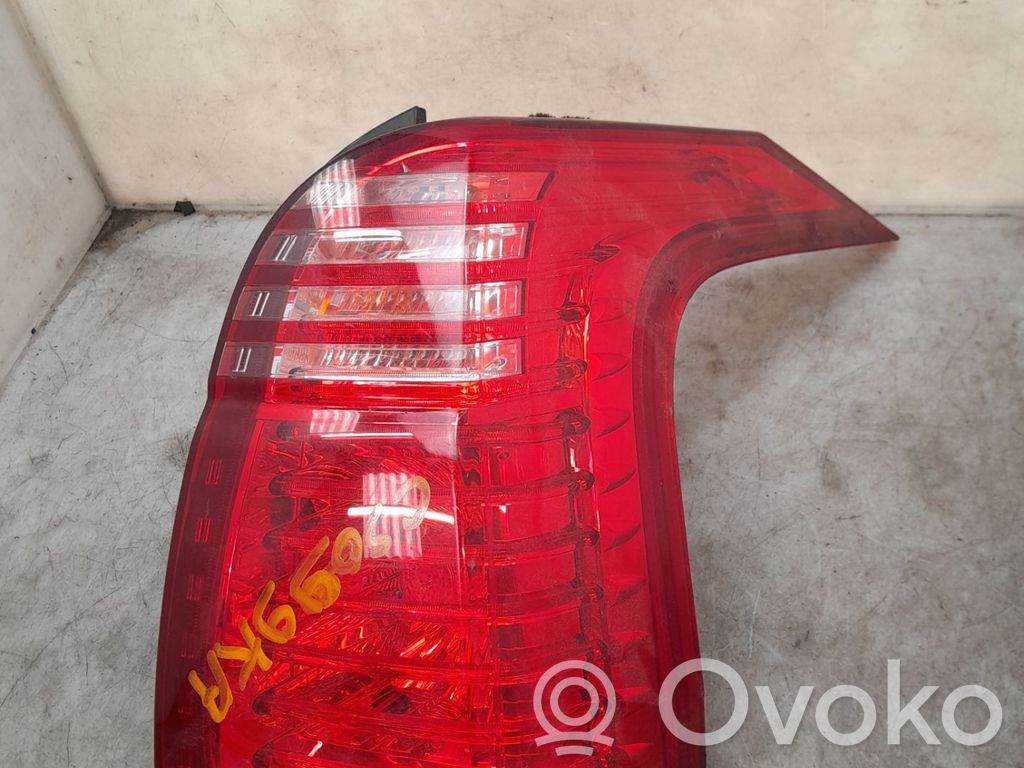 Peugeot 407 Lampă spate în caroserie 