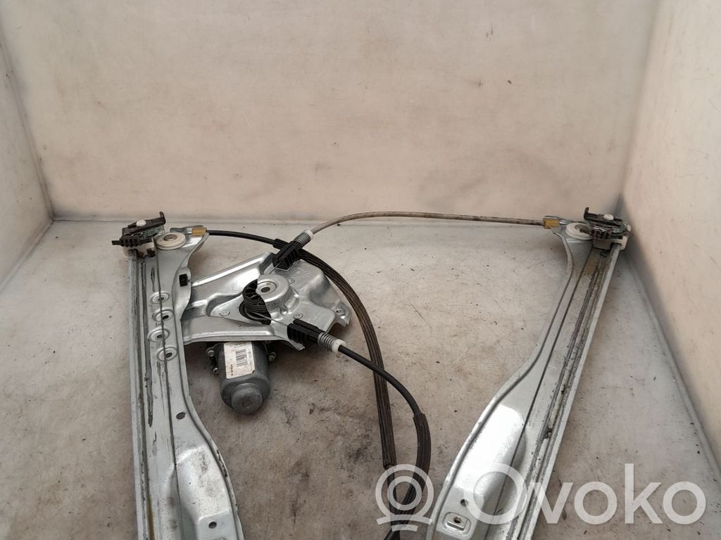 Renault Clio III Alzacristalli della portiera anteriore con motorino