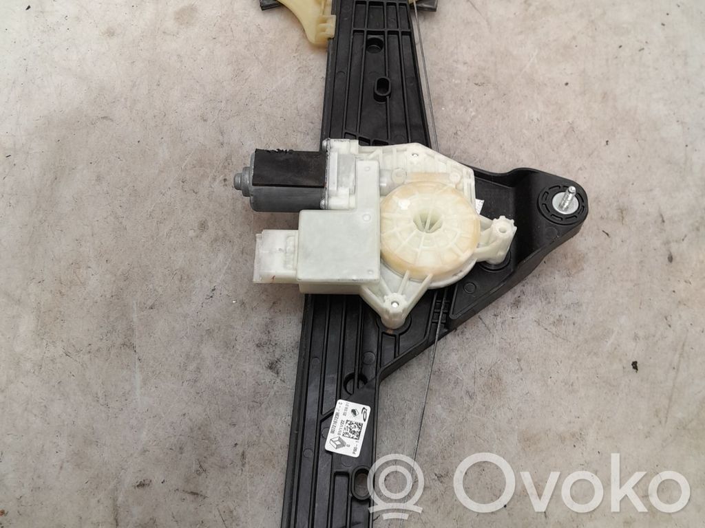 Renault Clio V Macara ușă față cu motor