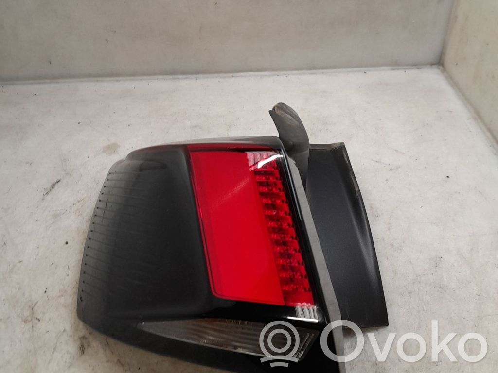 Peugeot 3008 II Lampă spate în caroserie 
