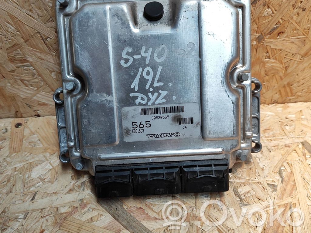 Volvo S40, V40 Engine control unit/module 