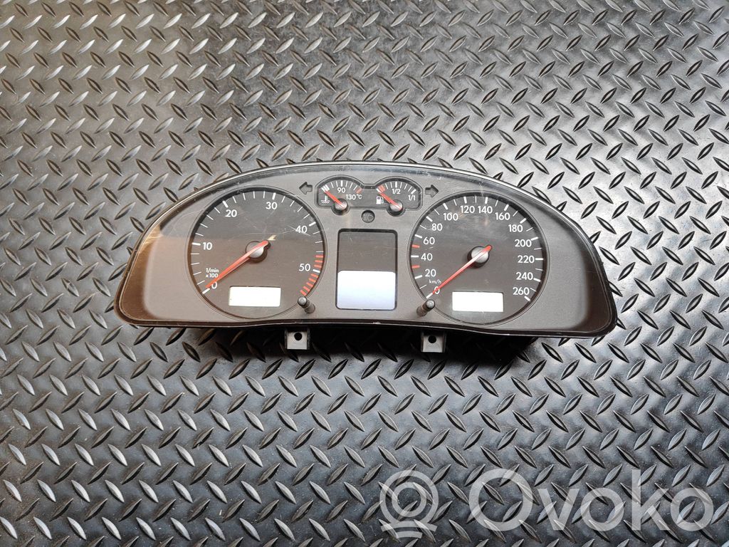 Volkswagen PASSAT B5 Spidometras (prietaisų skydelis) 
