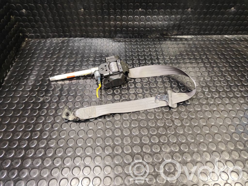 Volvo V70 Cinturón trasero 