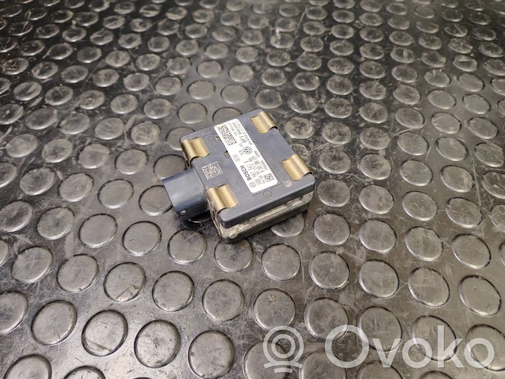 Volkswagen PASSAT B8 Sensor de radar Distronic 