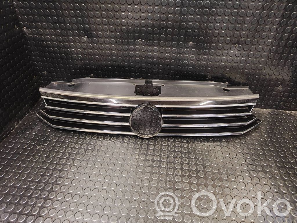 Volkswagen PASSAT B8 Maskownica / Grill / Atrapa górna chłodnicy 