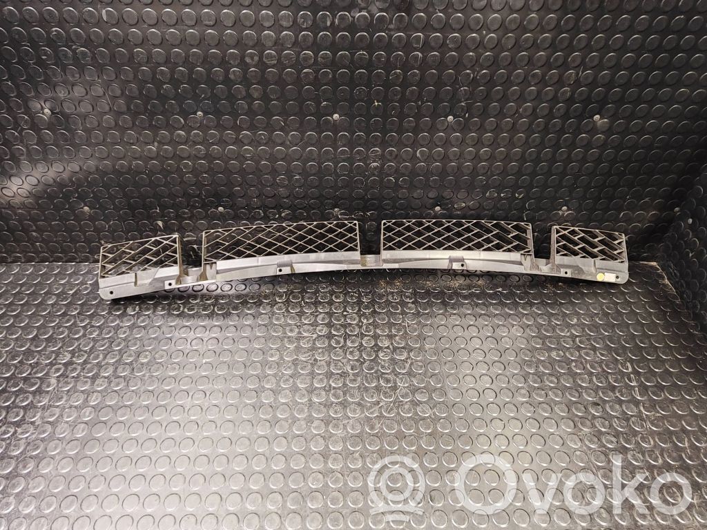 Volkswagen Touareg II Uchwyt / Mocowanie zderzaka tylnego 