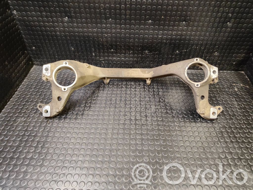 Volkswagen Touareg II Engine mounting bracket 
