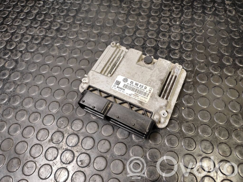 Skoda Superb B6 (3T) Engine control unit/module 