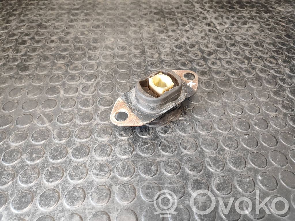 Renault Captur Engine mount bracket 