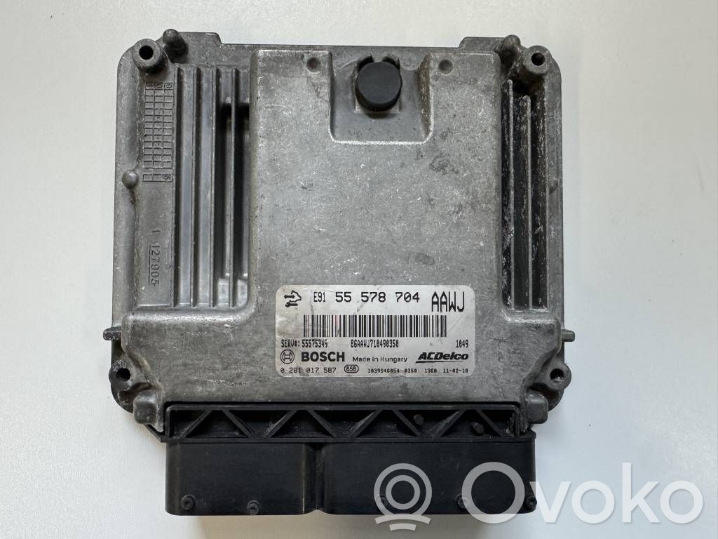 Opel Meriva B Engine control unit/module 