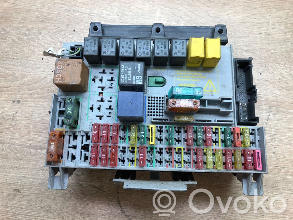 Opel Astra G Módulo de fusible 