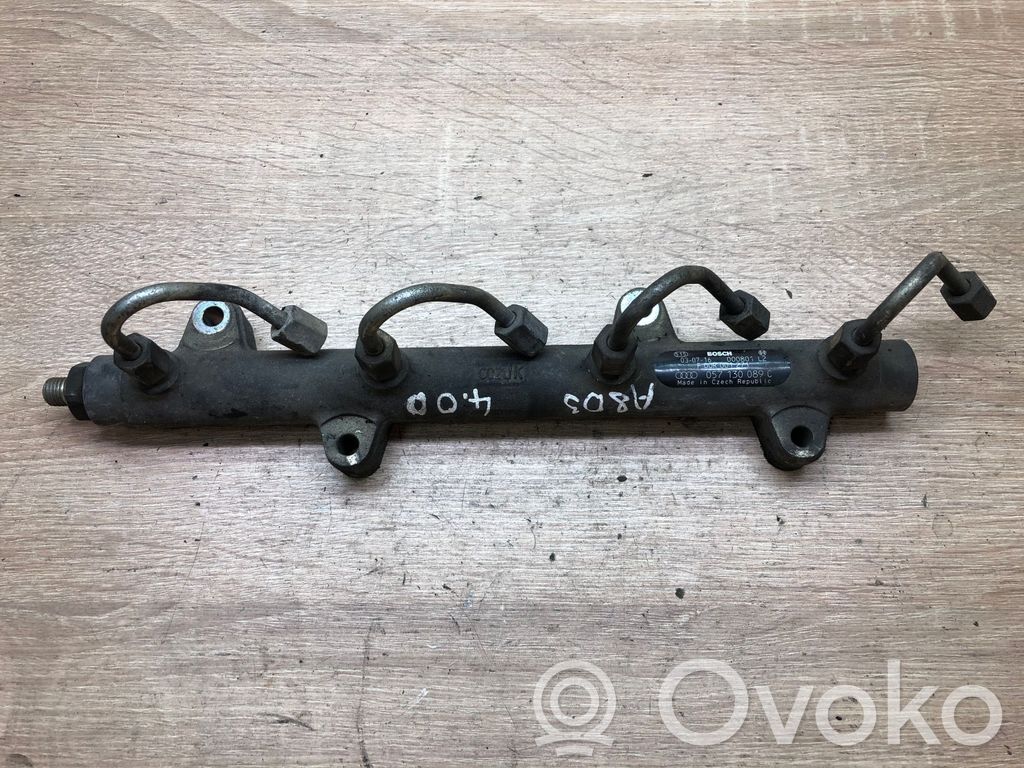 Audi A8 S8 D3 4E Listwa wtryskowa 