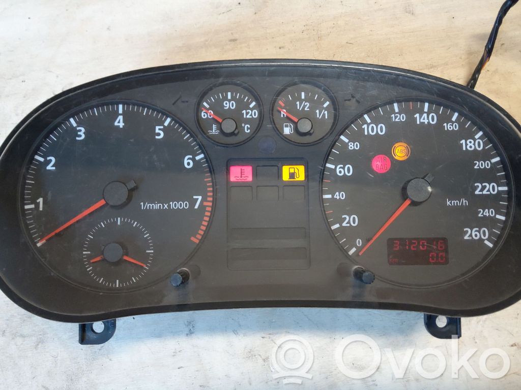 Audi A3 S3 8L Nopeusmittari (mittaristo) 
