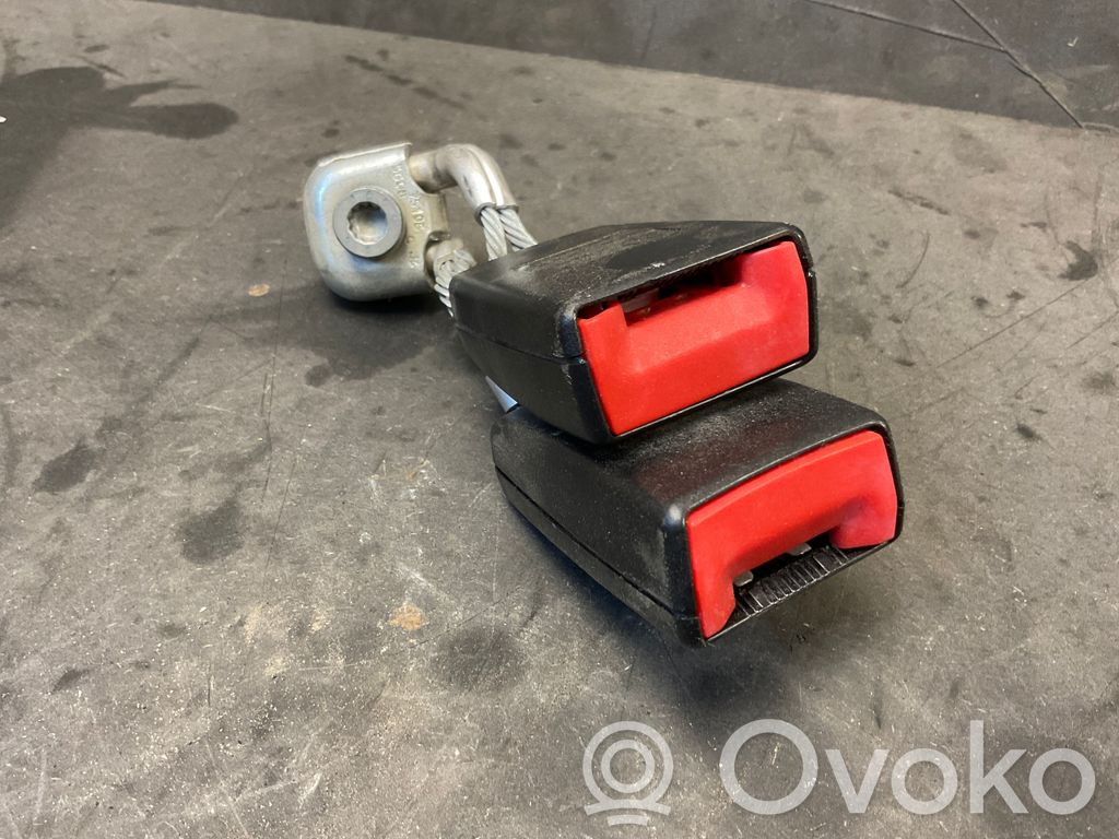 Volkswagen Golf V Keskipaikan turvavyö (takaistuin) 