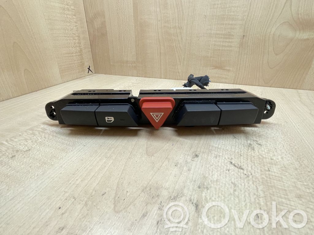 KIA Ceed Botón interruptor de luz de peligro 