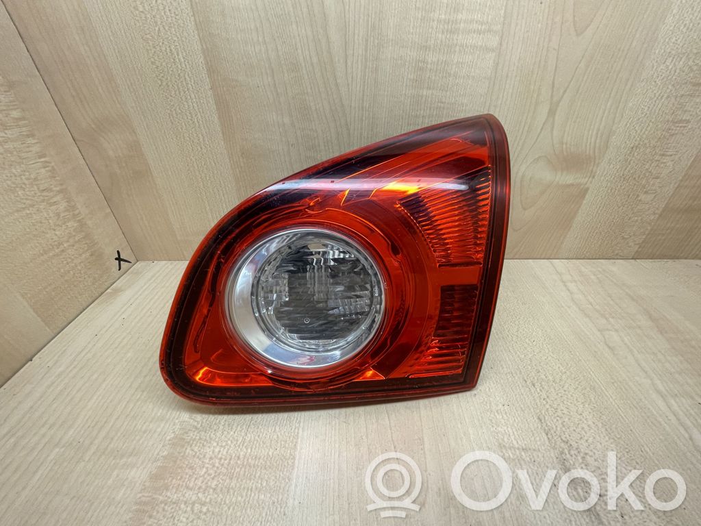 Nissan Qashqai Lampy tylnej klapy bagażnika 
