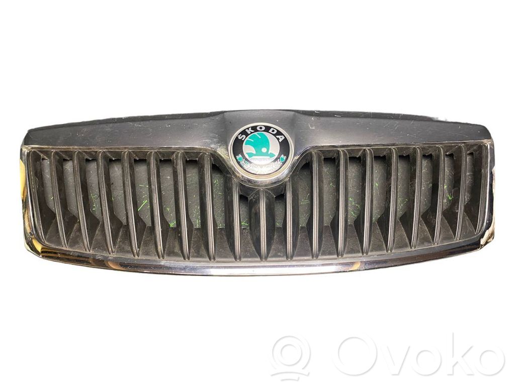 Skoda Octavia Mk2 (1Z) Maskownica / Grill / Atrapa górna chłodnicy 
